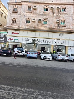 0500854003اهلاً وسهلاً بكم في مساج حمام مغربي، حيث نقدم لكم تجربة استرخاء واستجمام فريدة من نوعها.  تمتع بأجواء الرفاهية والاسترخاء في مكاننا المتميز، حيث يمكنك الاستمتاع بخدماتنا المميزة، والتي تشمل:  - جلسات المساج الفاخرة التي تساعد على تخفيف التوتر والإجهاد وتحسين الدورة الدموية. - الحمام المغربي الذي يعتبر واحداً من أشهر الطرق التقليدية للتدليك والاسترخاء، والذي يعزز صحة البشرة ويعمل على تجديد الطاقة والحيوية. - خدمات العناية بالبشرة والجسم التي تشمل تقشير البشرة وتنظيف الوجه والعناية بالأظافر والجسم، والتي تساعد على الحفاظ على جمالك ونضارتك. - العلاجات الطبيعية والعلاج الشامل الذي يساعد في تحسين الصحة العامة والاسترخاء العميق.  نحن نضمن لكم تجربة رائعة في مساج حمام مغربي، حيث يمكنكم الاستمتاع بأجواء الهدوء والاسترخاء والتدليل. تفضلوا بزيارتنا الآن واستمتعوا بتجربة لا تنسى.